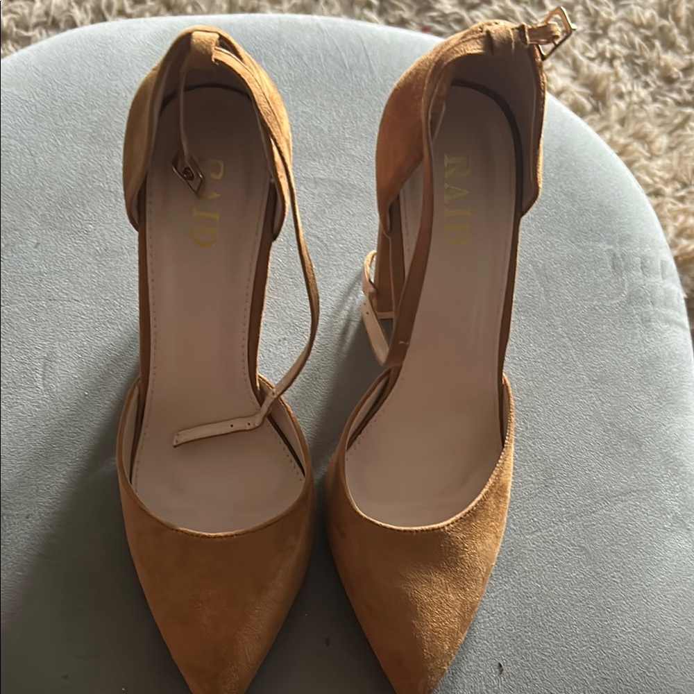 Elegant Tan Suede Heels with Pointed Toe